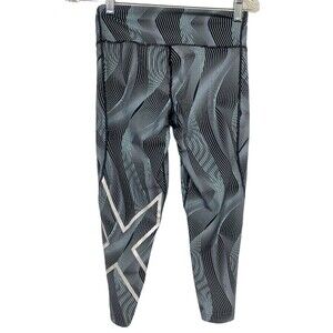 2XU crop Capri black seafoam compression mid rise geometric print leggings XS